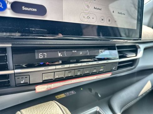 New 2026 Toyota Sienna XLE image 27