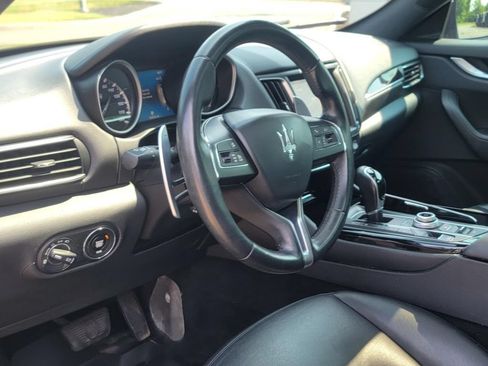 Used 2018 Maserati Levante AWD/4WD image 11