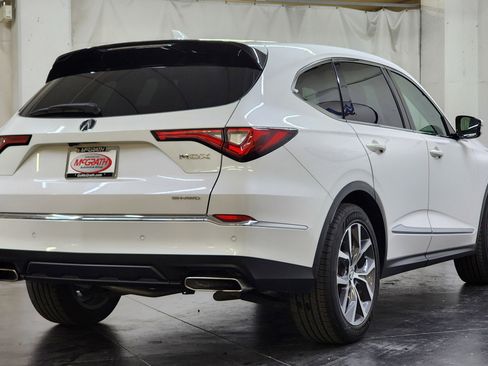 Used 2023 Acura MDX SH-AWD w/ Technology Package image 5