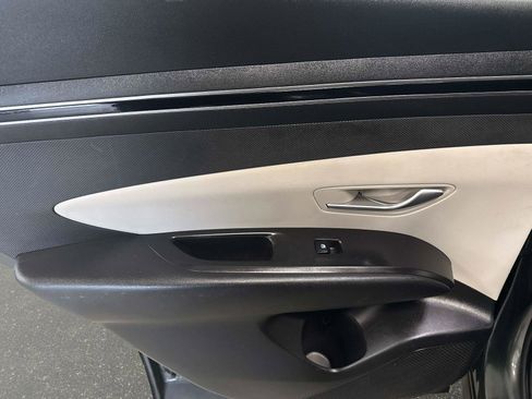 Used 2023 Hyundai Tucson SE image 11