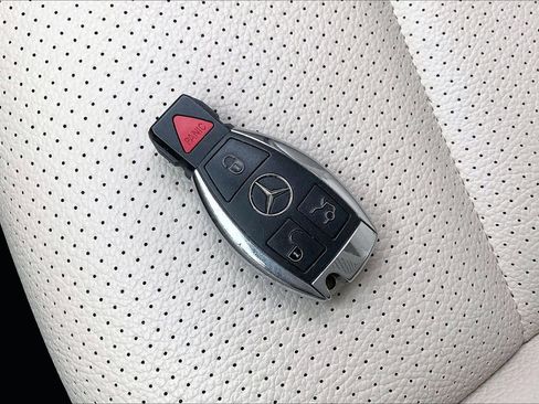 Used 2019 Mercedes-Benz GLC 300 image 14