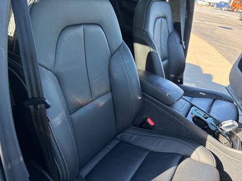 Certified 2023 Volvo XC40 B5 Ultimate w/ Protection Package Premier AWD/4WD image 37
