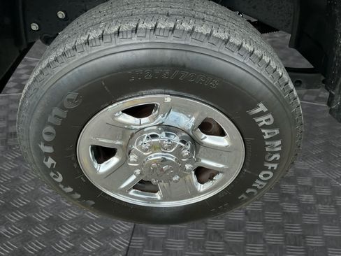 Used 2024 RAM 3500 Tradesman w/ Chrome Appearance Group AWD/4WD image 14