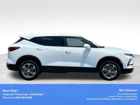 Used 2025 Chevrolet Blazer LT FWD image 4