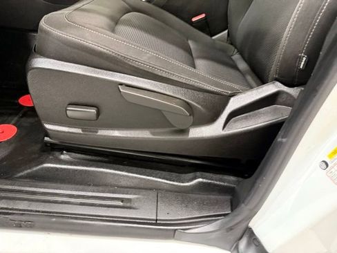 Used 2021 Chevrolet Colorado LT w/ Fleet Safety Package image 12