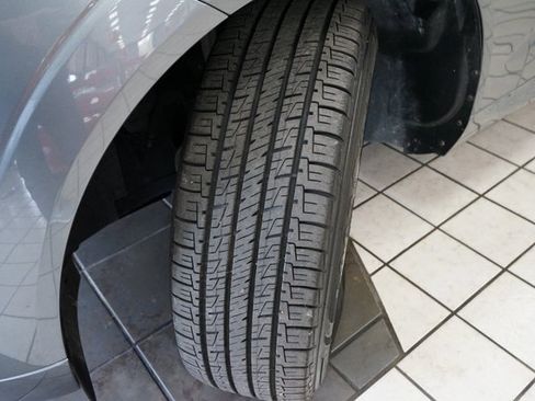 Used 2020 Volvo XC60 T5 Momentum image 54