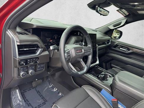 Used 2025 GMC Yukon XL Elevation w/ Elevation Premium Package AWD/4WD image 12