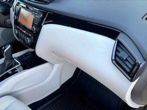 Used 2022 Nissan Rogue Sport SL image 18