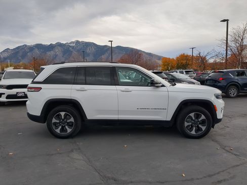 Used 2024 Jeep Grand Cherokee Limited 4xe image 2