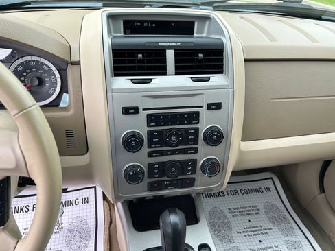 Used 2011 Ford Escape XLT w/ 203A Rapid Spec Order Code FWD image 16