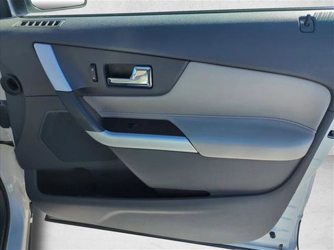 Used 2013 Ford Edge SE image 25