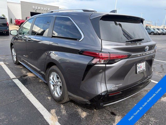Used 2025 Toyota Sienna Limited AWD/4WD image 4