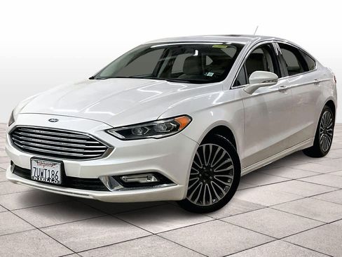 Used 2017 Ford Fusion SE image 1