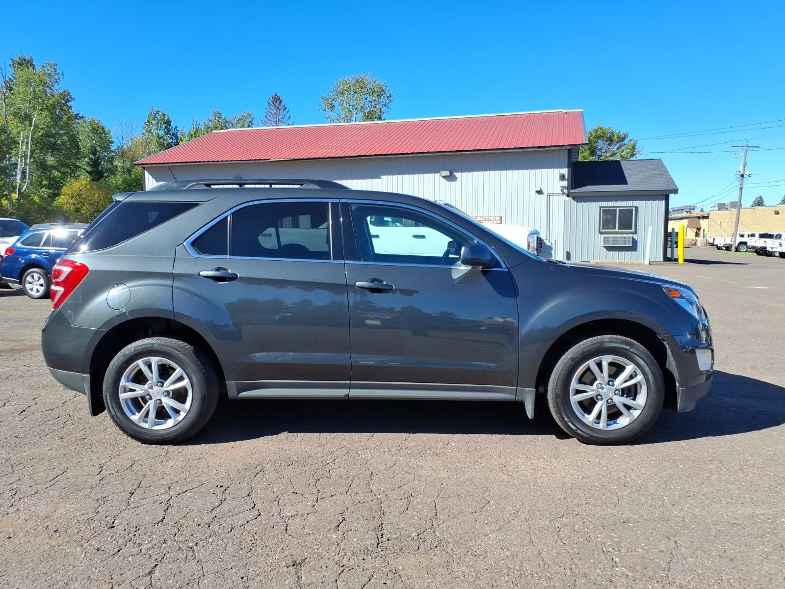 Used 2017 Chevrolet Equinox LT w/ Convenience Package AWD/4WD image 7