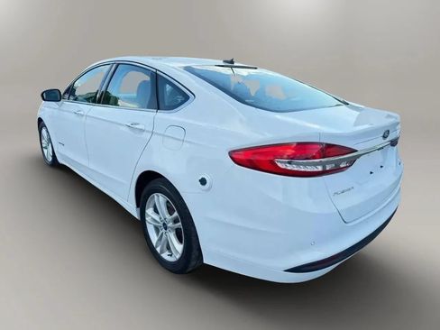 Used 2019 Ford Fusion SE FWD image 1