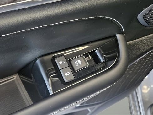 Used 2024 Jeep Grand Cherokee L Overland w/ Luxury Tech Group IV image 19