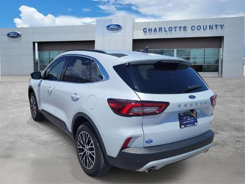 Certified 2025 Ford Escape SE w/ PHEV Premium Package FWD image 4