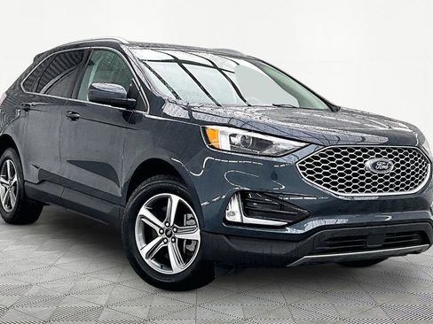 Certified 2024 Ford Edge SEL w/ Convenience Package AWD/4WD image 12