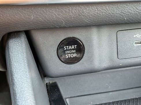 Used 2025 Nissan Rogue SV AWD/4WD image 30
