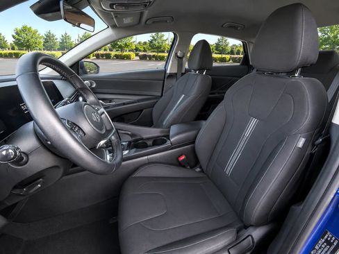 Used 2023 Hyundai Elantra SEL w/ Convenience Package FWD image 12