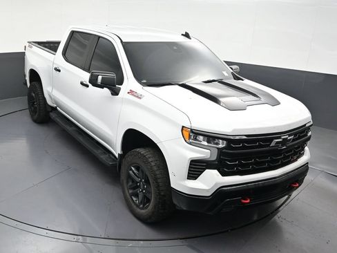 Used 2024 Chevrolet Silverado 1500 LT Trail Boss w/ LT Trail Boss Premium Package AWD/4WD image 22