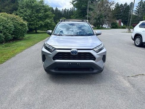 Used 2023 Toyota RAV4 LE AWD/4WD image 8