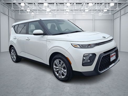 Used 2021 Kia Soul LX image 7