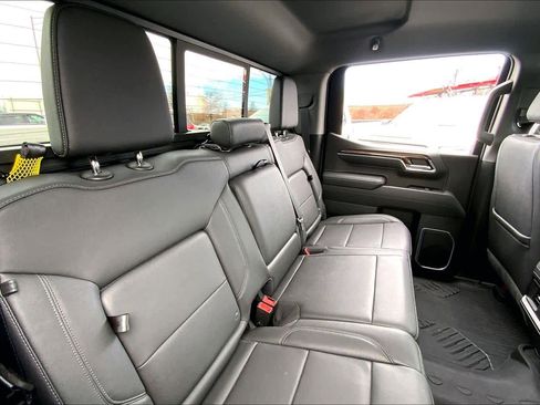 Used 2022 Chevrolet Silverado 1500 LT Trail Boss w/ Convenience Package II image 18