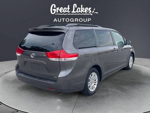 Used 2013 Toyota Sienna XLE FWD image 5
