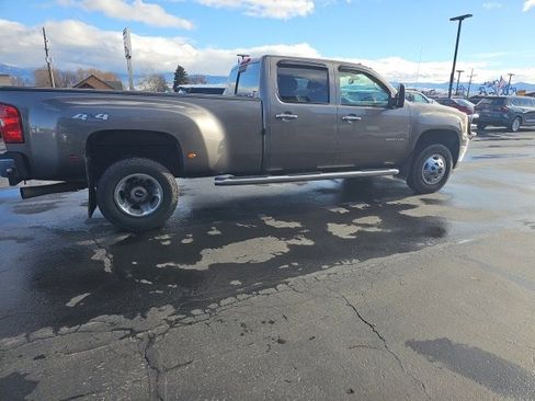 Used 2011 GMC Sierra 3500 SLT w/ SLT Convenience Package image 70