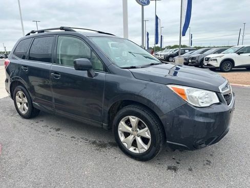 Used 2015 Subaru Forester 2.5i Premium AWD/4WD image 2