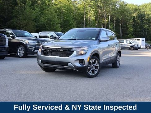 Used 2024 Kia Seltos LX AWD/4WD image 2