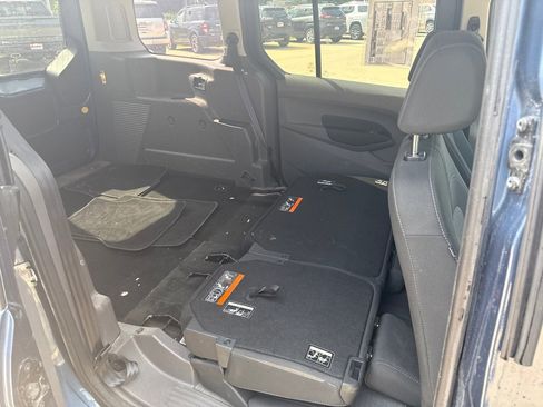 Used 2022 Ford Transit Connect XLT image 16