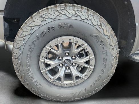 Used 2021 Ford F150 Raptor w/ Raptor 37 Performance Package AWD/4WD image 16