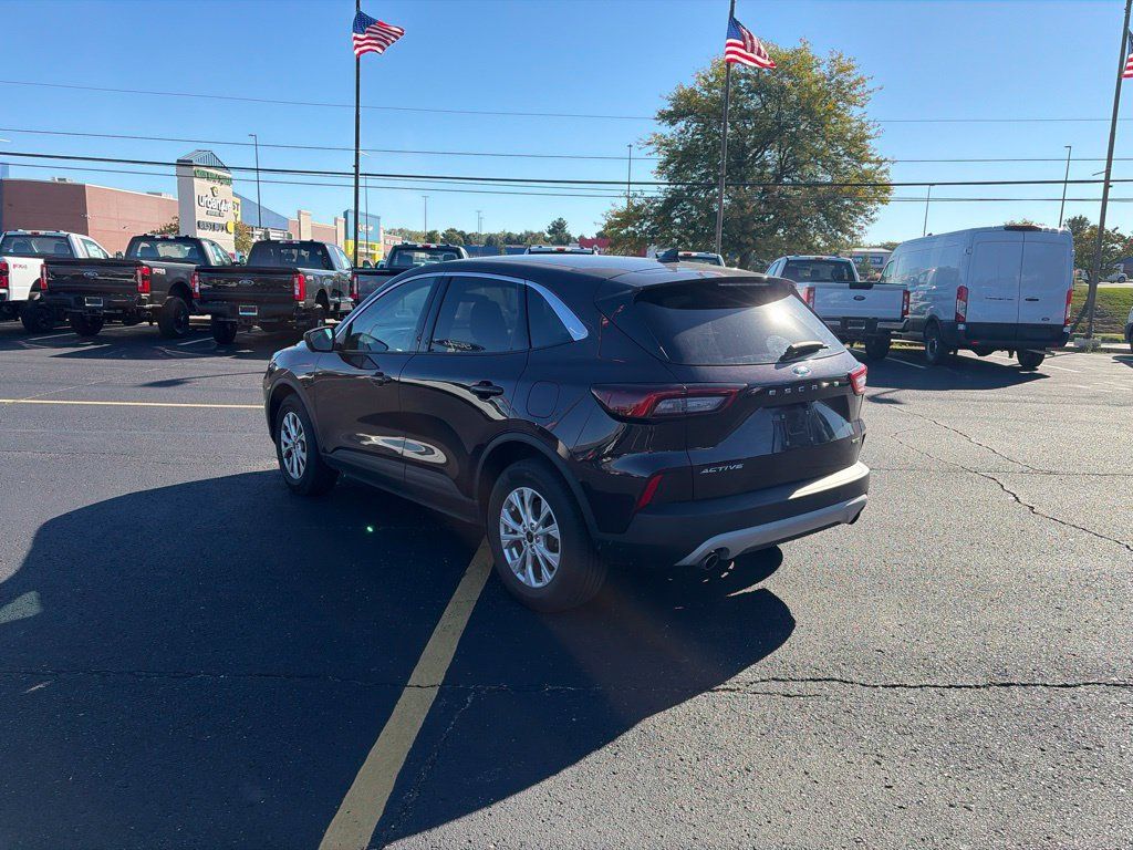 Used 2023 Ford Escape Active w/ Tech Pack #2 AWD/4WD image 5