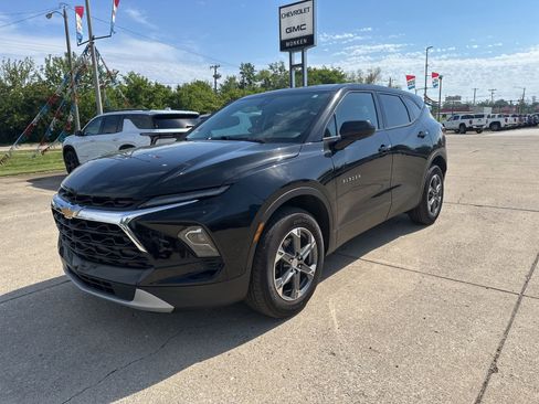 Used 2024 Chevrolet Blazer LT FWD image 7