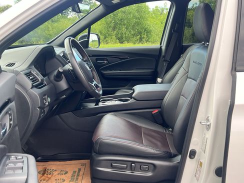 Used 2025 Honda Ridgeline Black Edition image 13
