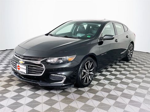 Used 2018 Chevrolet Malibu LT w/ Leather Package image 3