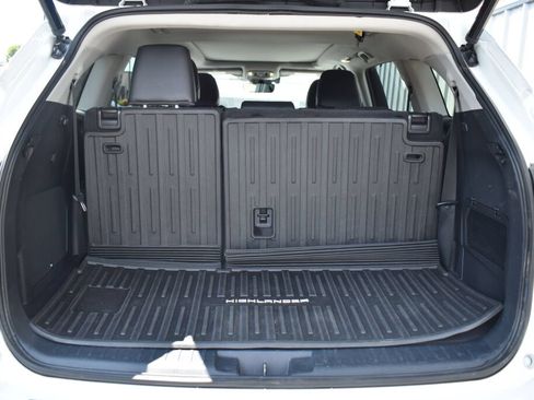 Used 2023 Toyota Highlander Platinum AWD/4WD image 21