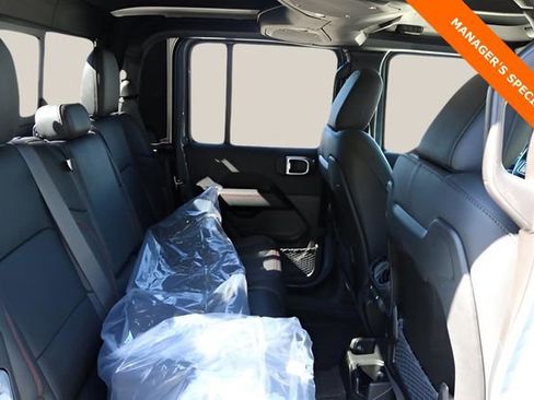 New 2025 Jeep Gladiator Rubicon image 15