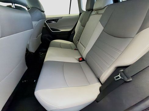 Used 2022 Toyota RAV4 XLE Premium FWD image 13