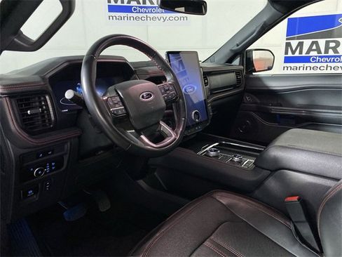 Used 2023 Ford Expedition Limited image 15