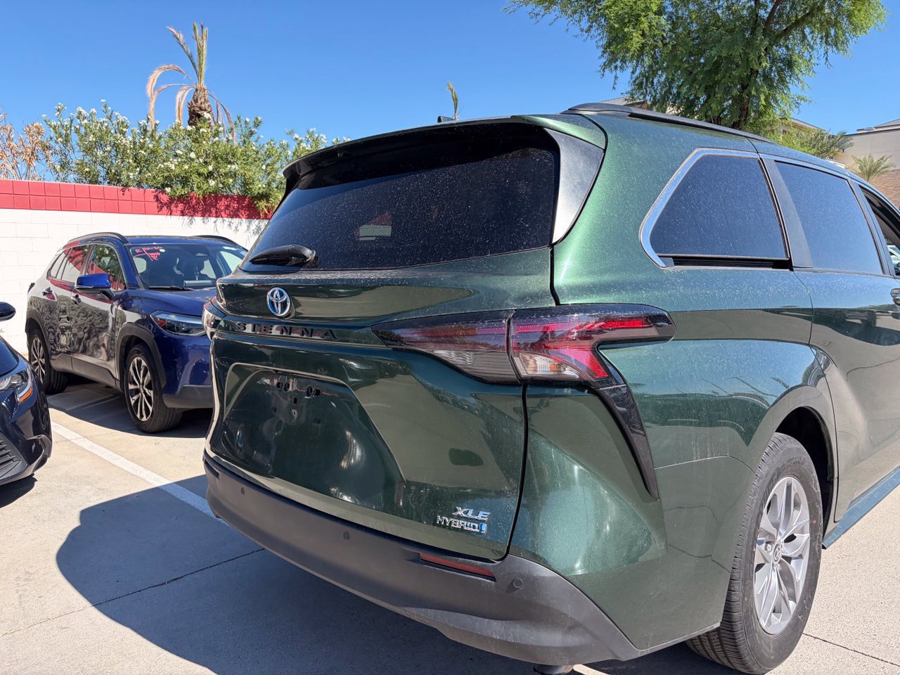 Used 2024 Toyota Sienna XLE FWD image 4