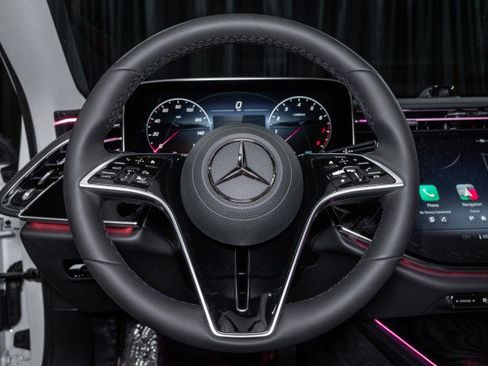 Used 2025 Mercedes-Benz E 350 4MATIC Sedan image 23