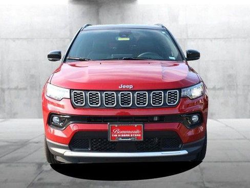 Used 2025 Jeep Compass Limited AWD/4WD image 4