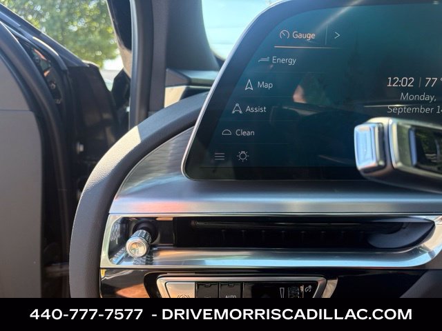 Certified 2025 Cadillac Lyriq Luxury w/ LPO, Floor Liner Package AWD/4WD image 31