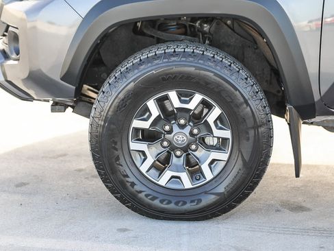 Certified 2020 Toyota Tacoma TRD Off-Road image 10