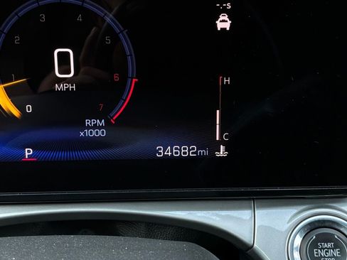 Used 2025 Chevrolet Trax LT w/ LT Convenience Package FWD image 42