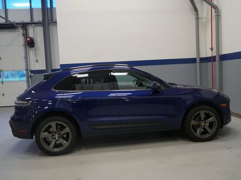 Certified 2026 Porsche Macan AWD/4WD image 11