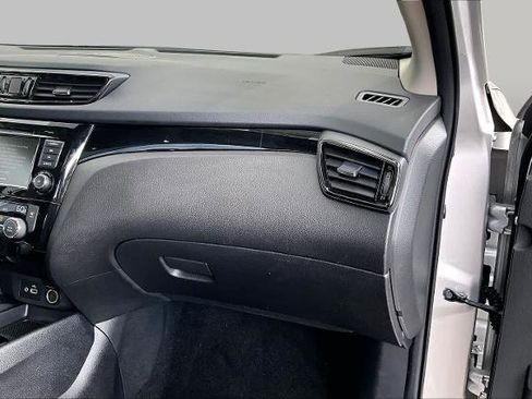 Certified 2022 Nissan Rogue Sport SL w/ Premium Package AWD/4WD image 19